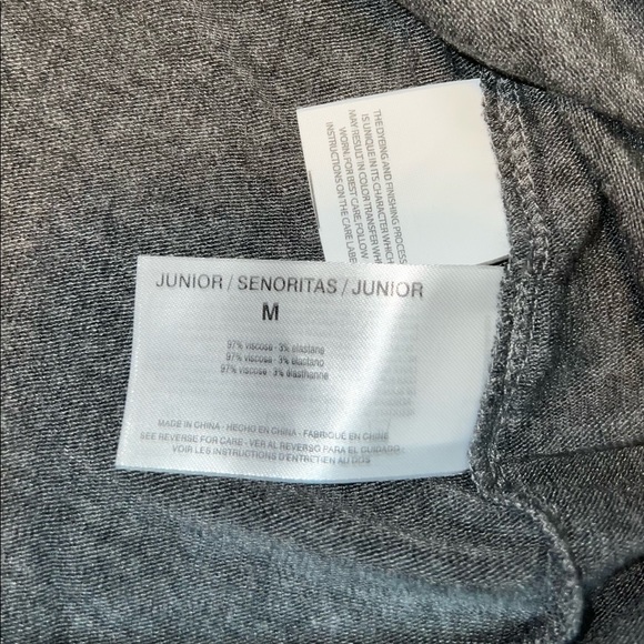 BRAND NEW William Rast Women’s Cold Shoulder Cut Out Ruffle Sweater Size M - Picture 4 of 5